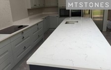 MARBLE EFFECT QUARTZ KITCHEN